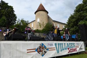 La-scene-du-festival-musical-charentais-Villages-Sessions